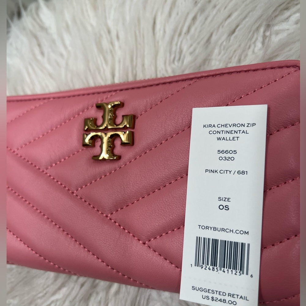 ✨SOLD✨ Tory Burch Kira Chevron zip continental wallet - Picture 7 of 13